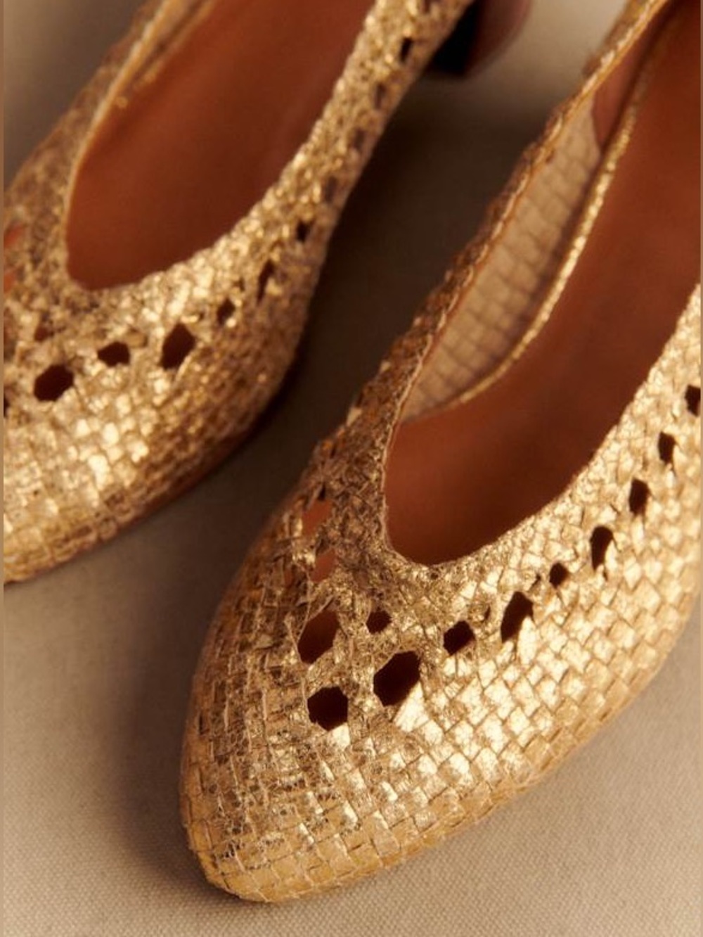 Sézane Anya High Heels in Gold Metallic Woven FR 37 / US 6 - Picture 3 of 9